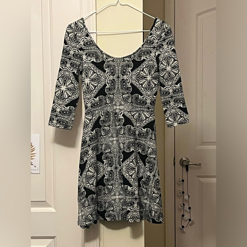 Charlotte Russe Black and White Paisley Quarter Sleeve Dress